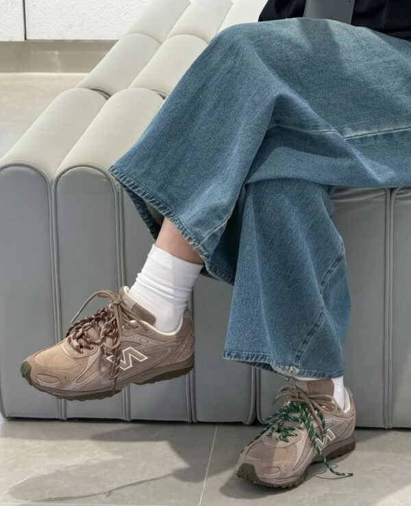 521150905_18257715892304372_8349977293541267349_n New Balance 204L