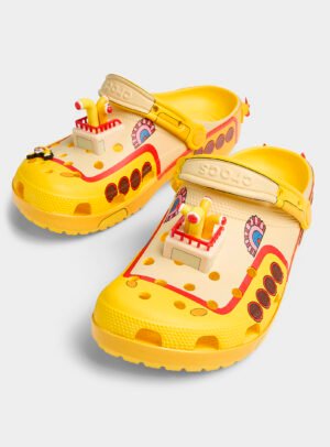 A1_1 Crocs Classic Clog x The Beatles