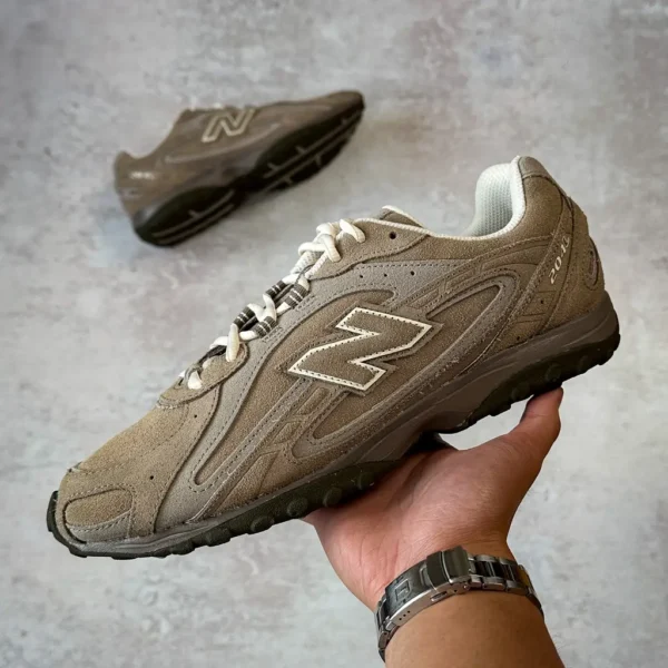 ugc-4-5-new-balance-204l-mushroom-arid-stone-u204lmma-6-e1753265769815_w1024_h1024_pad_.jpg New Balance 204L