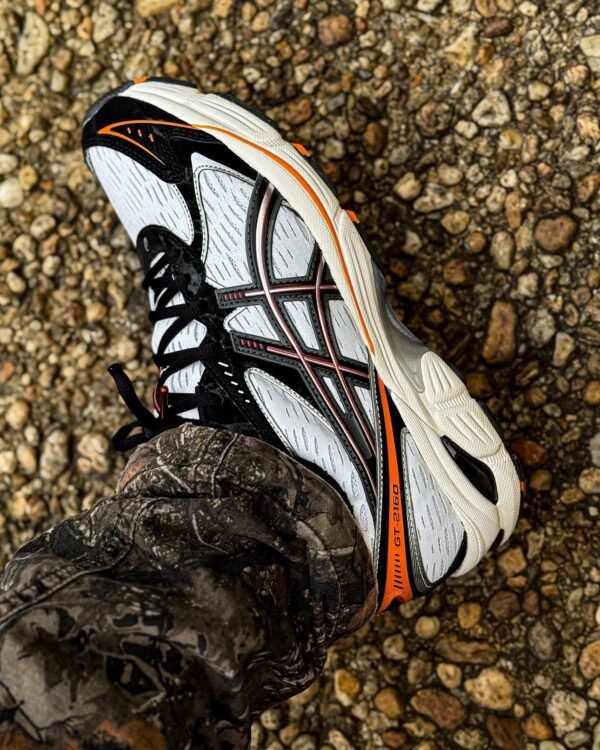 Asics GT-2160 x Bleach