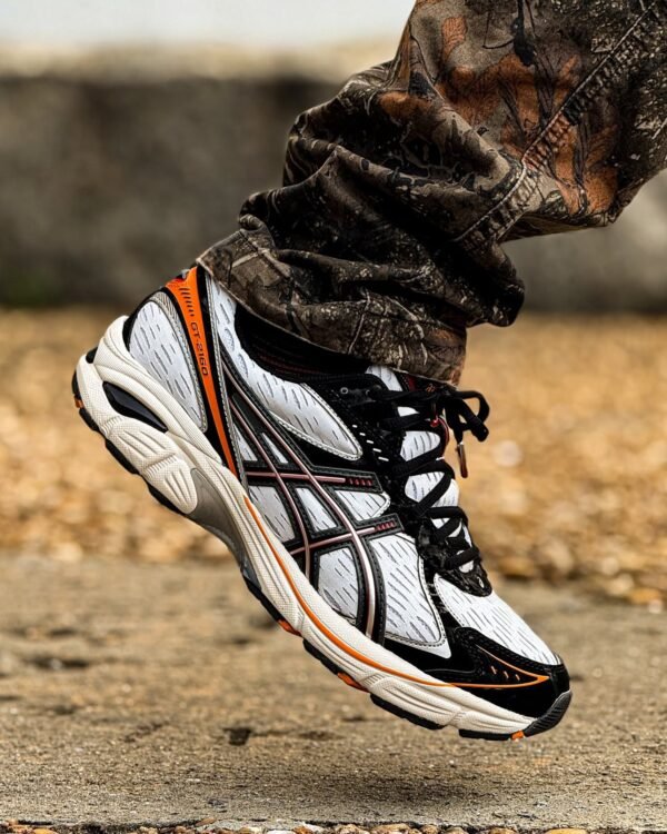 Asics GT-2160 x Bleach