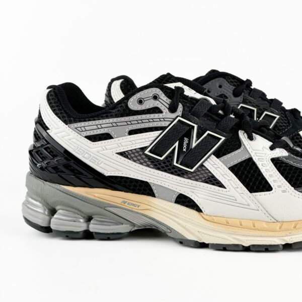 New Balance 1906U